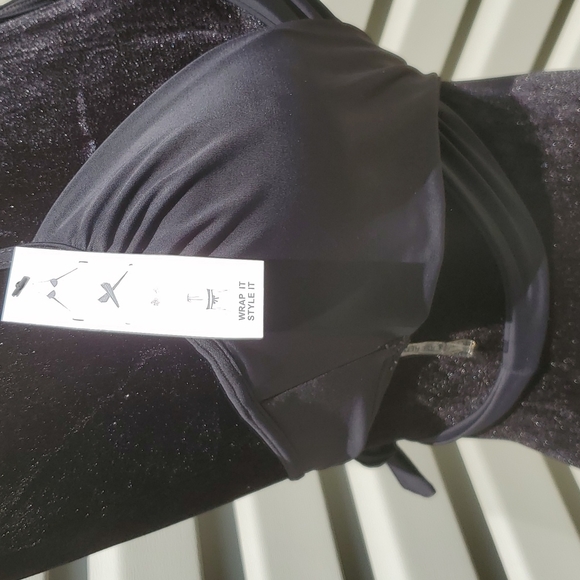 Sundazed Black bikini top size 34C - Picture 2 of 11